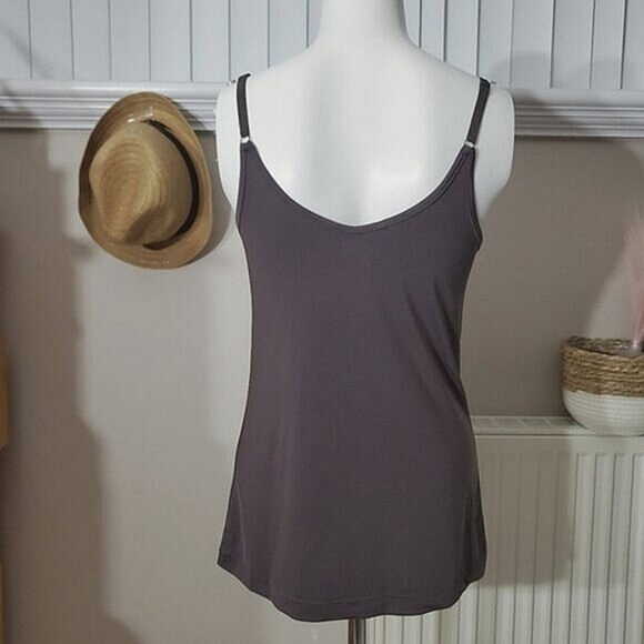 BANANA REPUBLIC Rare Silky Smooth Taupe V Neck Textured Cami - Picture 2 of 7
